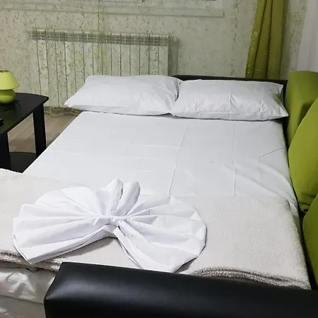 Apartament Cu 3 Decomandat La Parter