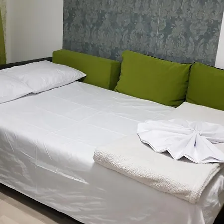 Apartament Cu 3 Decomandat La Parter Διαμέρισμα