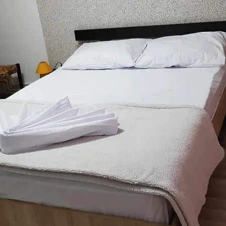 Διαμέρισμα Apartament Cu 3 Decomandat La Parter